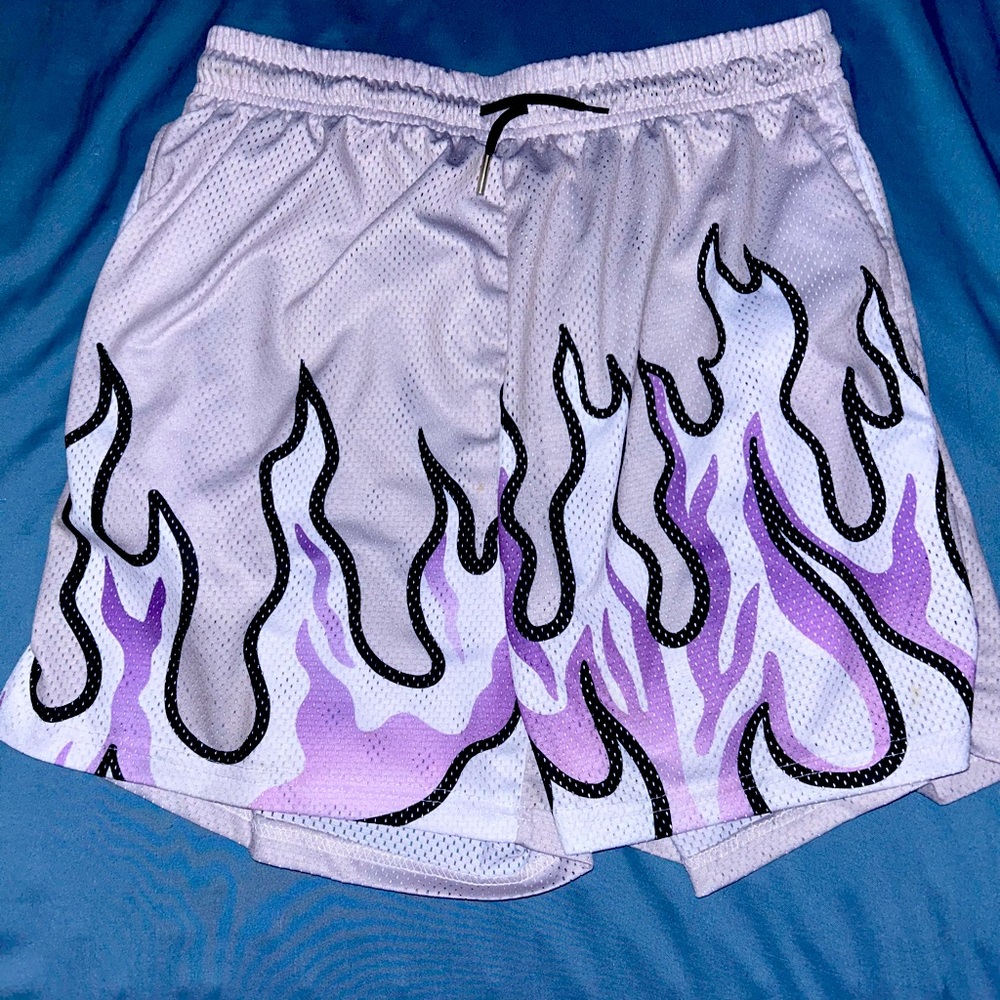 Shorts size large can fit medium